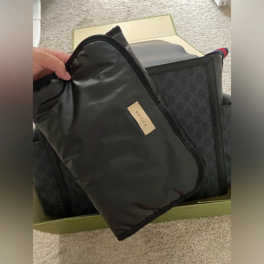 GUCCI GG Supreme Monogram Web Leather Adjustable Messenger Diaper Bag Black Red - Picture 5 of 10